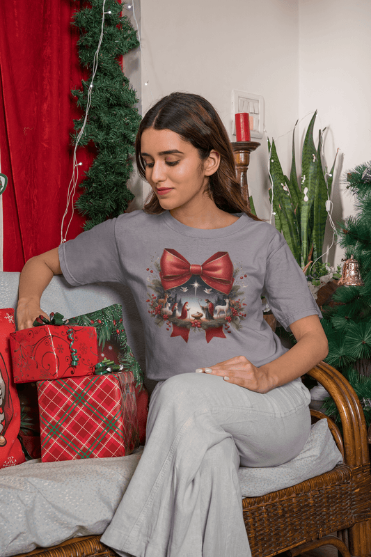 Red Nativity Wreath Bow - Unisex Fit T-Shirt