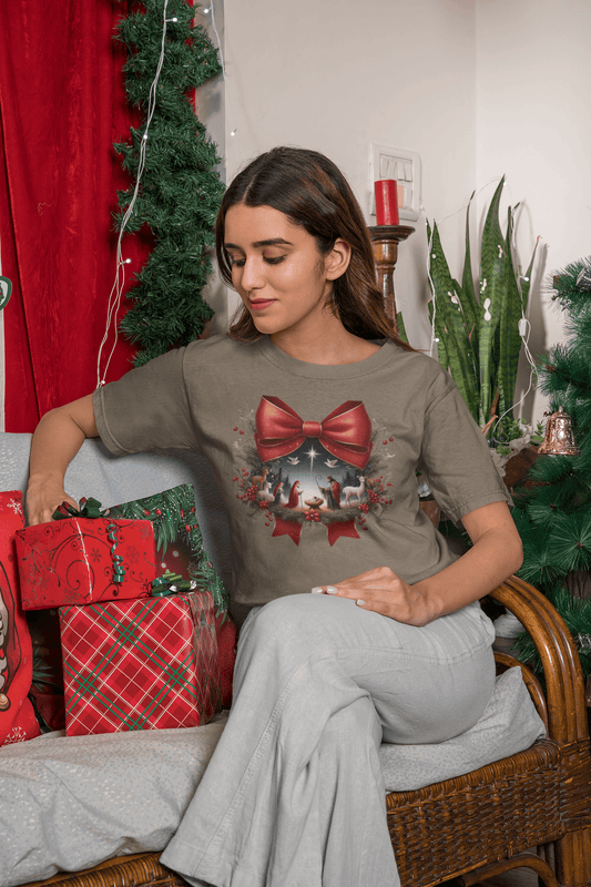 Red Nativity Wreath Bow - Unisex Fit T-Shirt